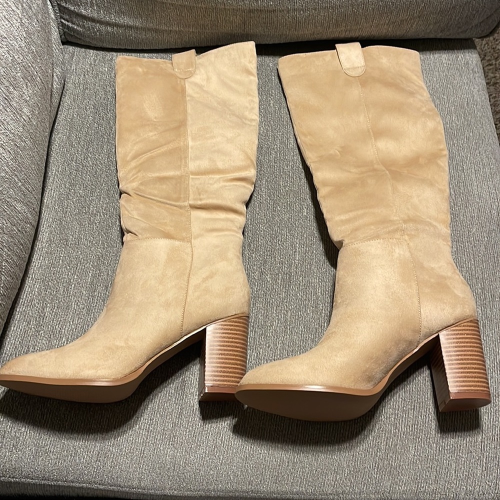 Vetaste woman’s knee high boots 8.5